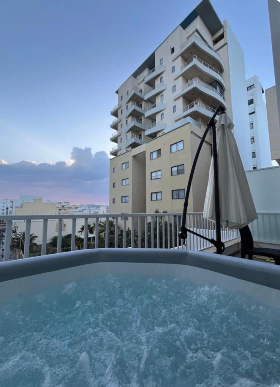 Sea Breeze, Spacious 2-Bedroom Lux Seaside Apartments San Pawl il-Baħar Kültér fotó