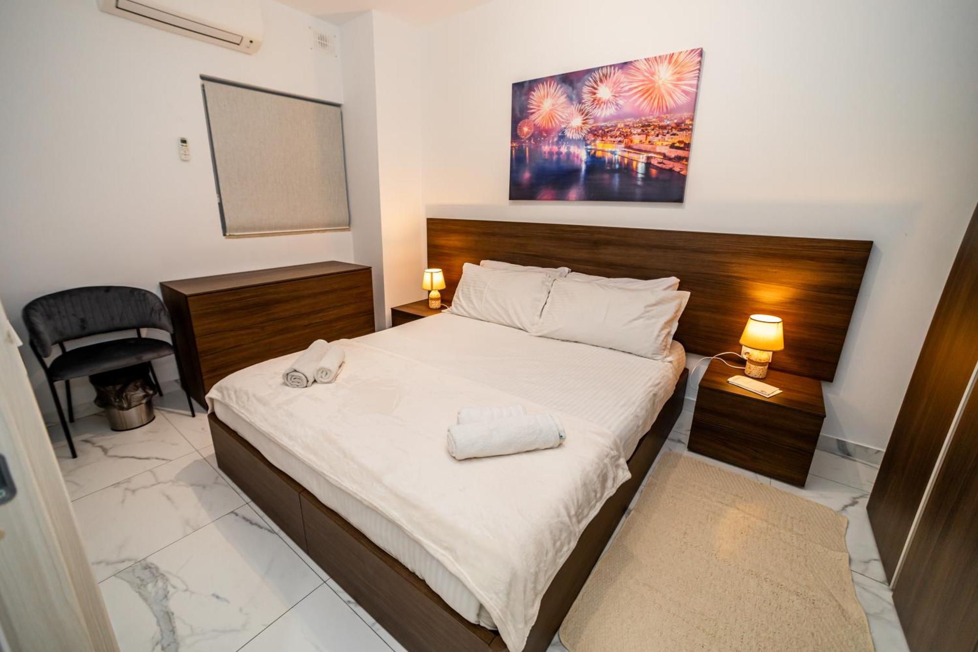 Sea Breeze, Spacious 2-Bedroom Lux Seaside Apartments San Pawl il-Baħar Kültér fotó