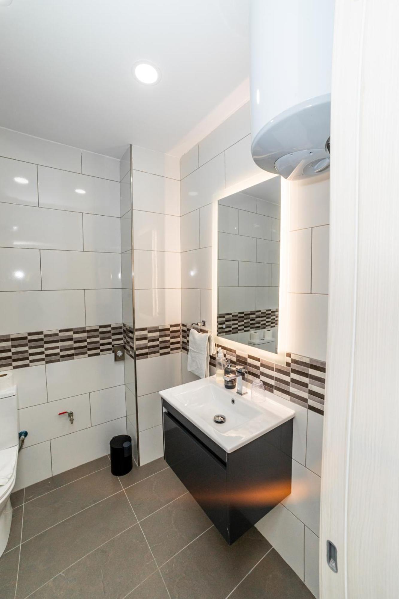 Sea Breeze, Spacious 2-Bedroom Lux Seaside Apartments San Pawl il-Baħar Kültér fotó