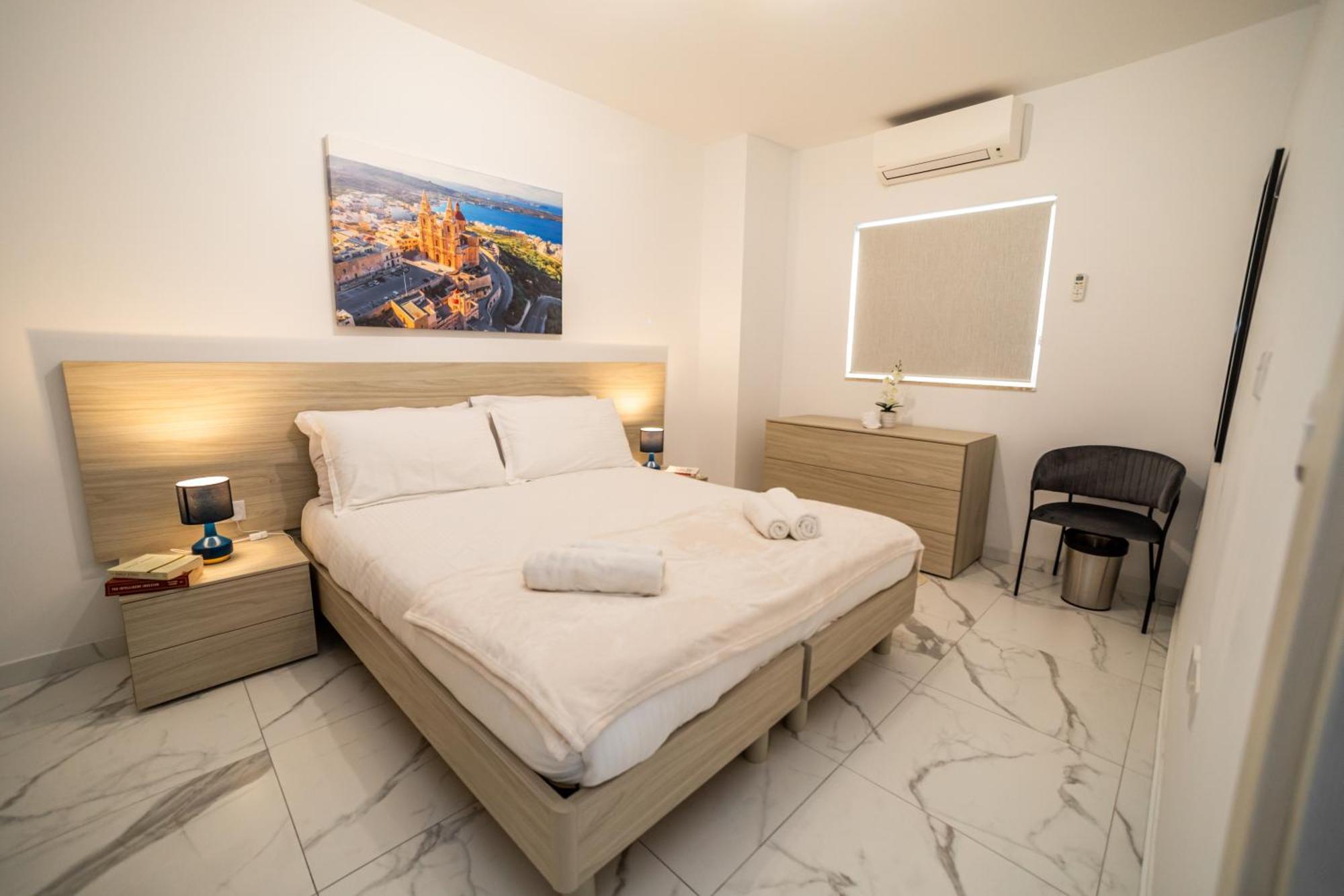 Sea Breeze, Spacious 2-Bedroom Lux Seaside Apartments San Pawl il-Baħar Kültér fotó