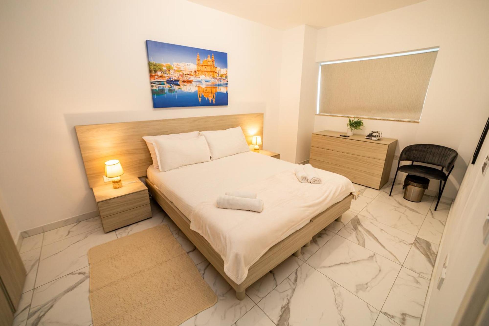 Sea Breeze, Spacious 2-Bedroom Lux Seaside Apartments San Pawl il-Baħar Kültér fotó