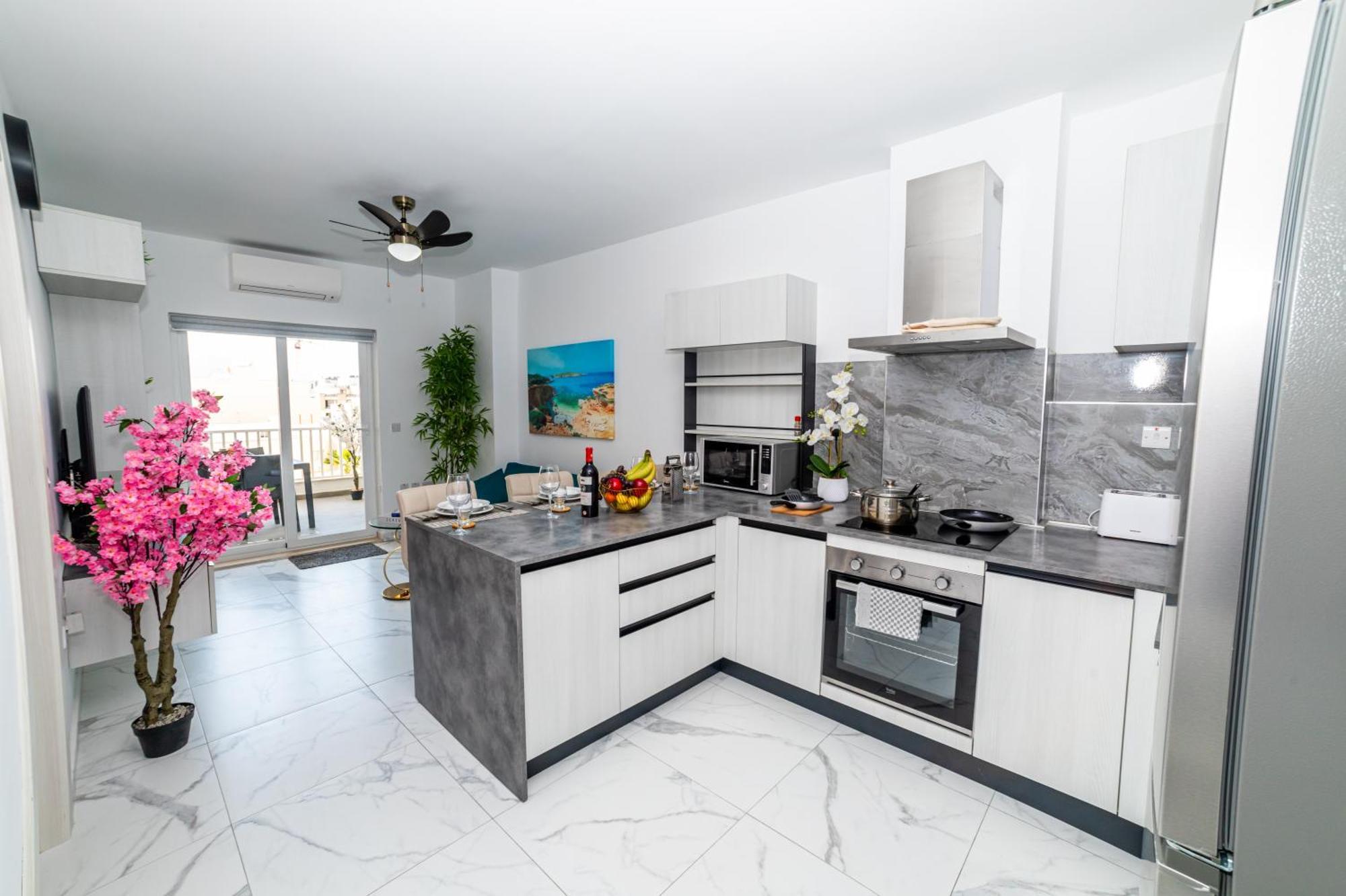 Sea Breeze, Spacious 2-Bedroom Lux Seaside Apartments San Pawl il-Baħar Kültér fotó