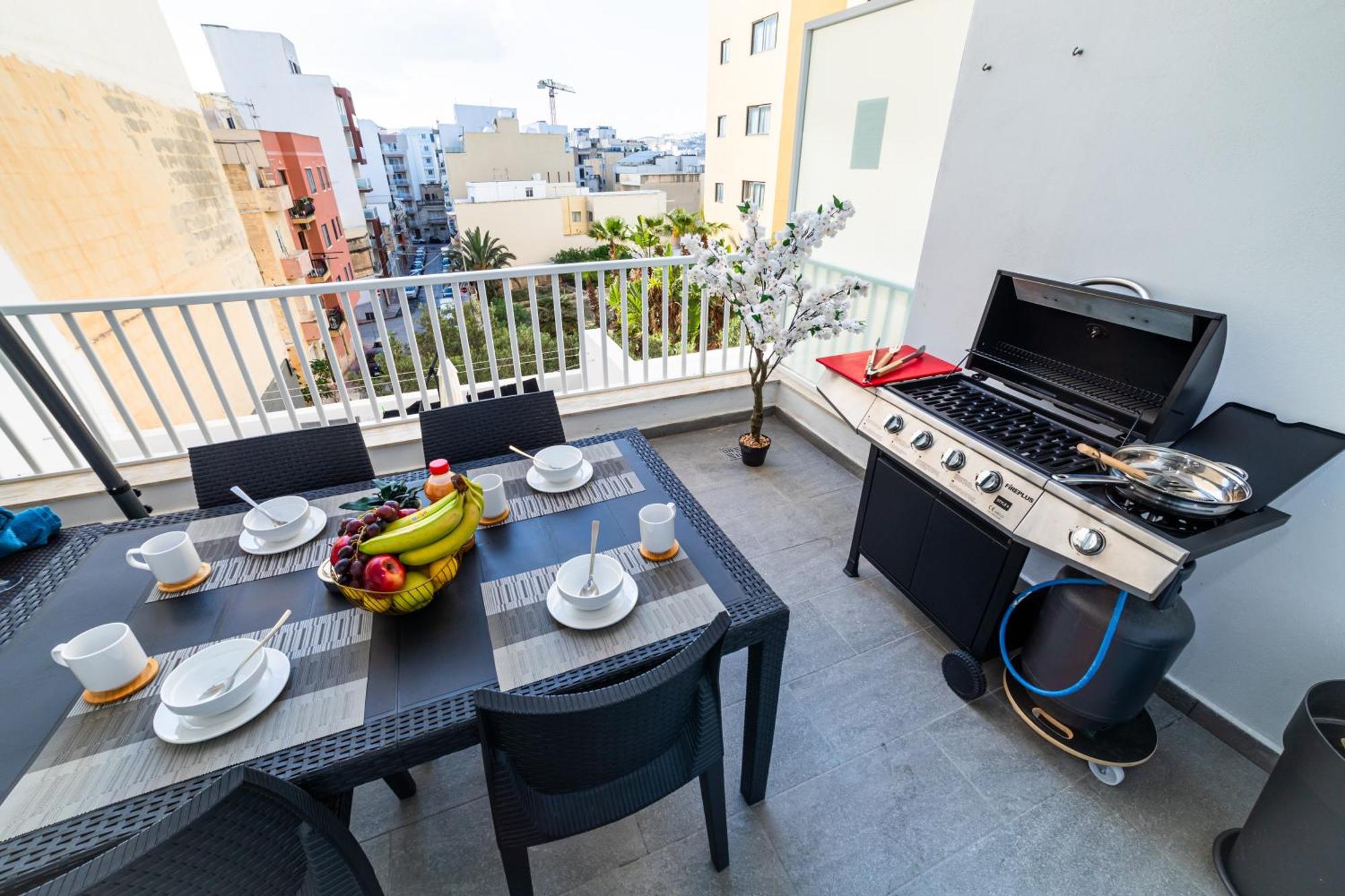 Sea Breeze, Spacious 2-Bedroom Lux Seaside Apartments San Pawl il-Baħar Kültér fotó