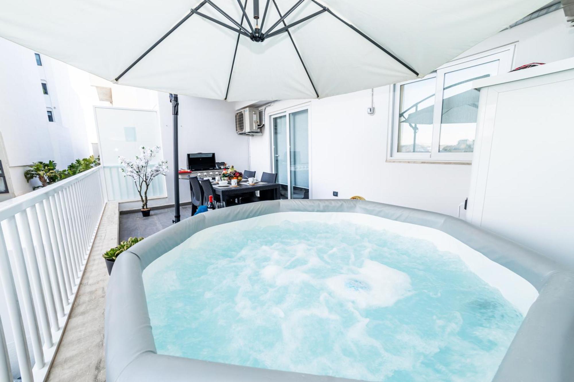 Sea Breeze, Spacious 2-Bedroom Lux Seaside Apartments San Pawl il-Baħar Kültér fotó