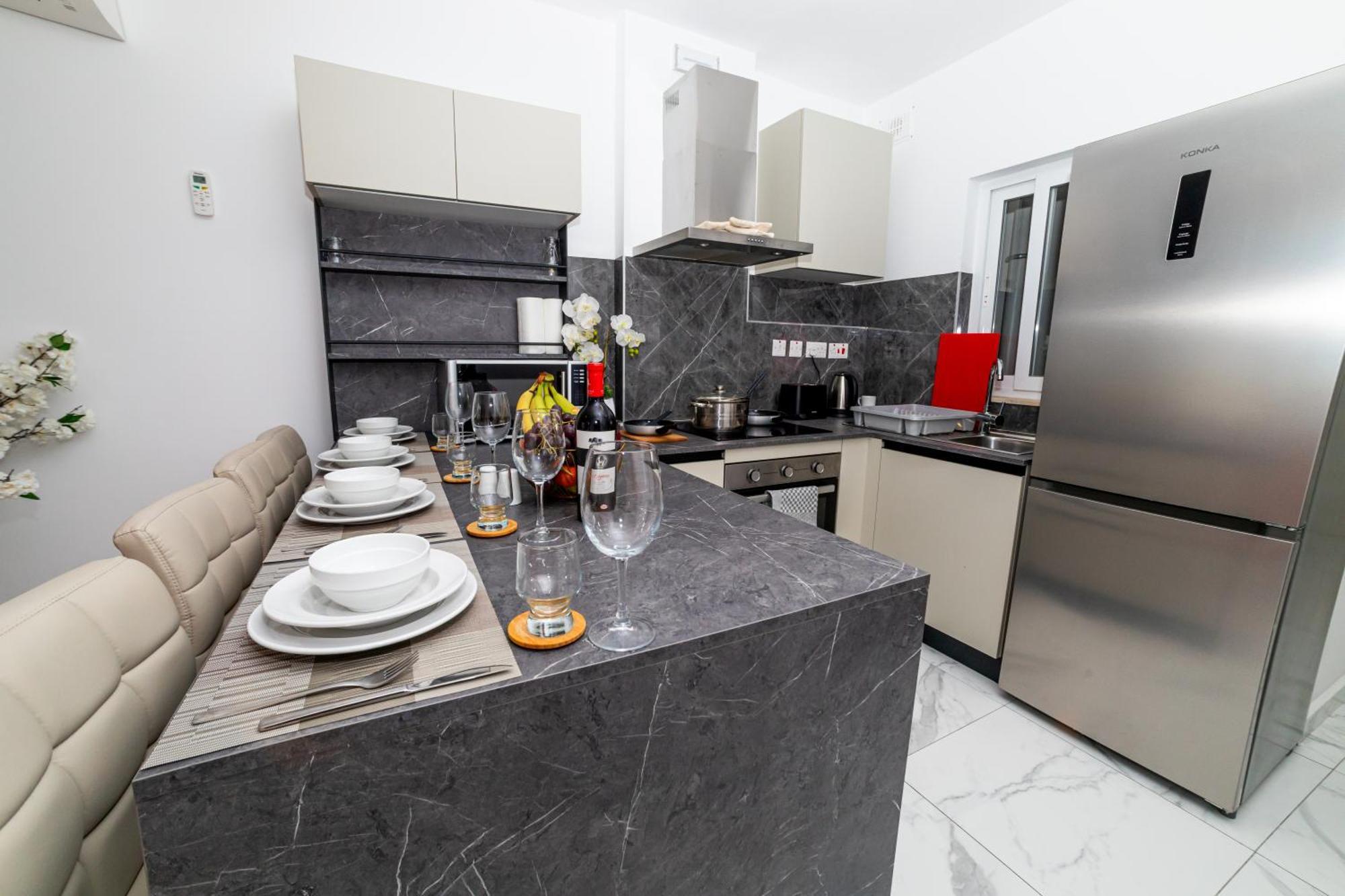 Sea Breeze, Spacious 2-Bedroom Lux Seaside Apartments San Pawl il-Baħar Kültér fotó