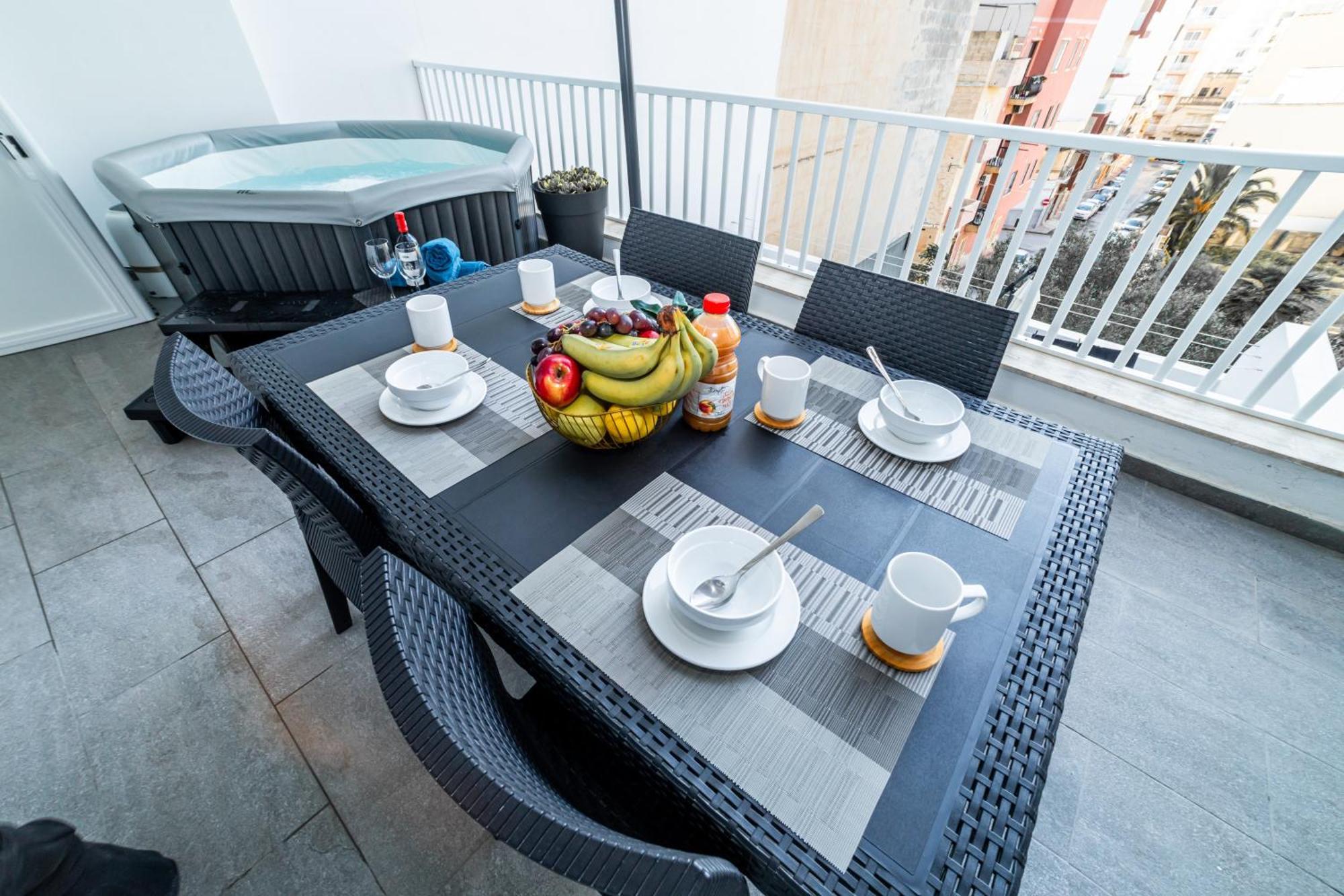 Sea Breeze, Spacious 2-Bedroom Lux Seaside Apartments San Pawl il-Baħar Kültér fotó