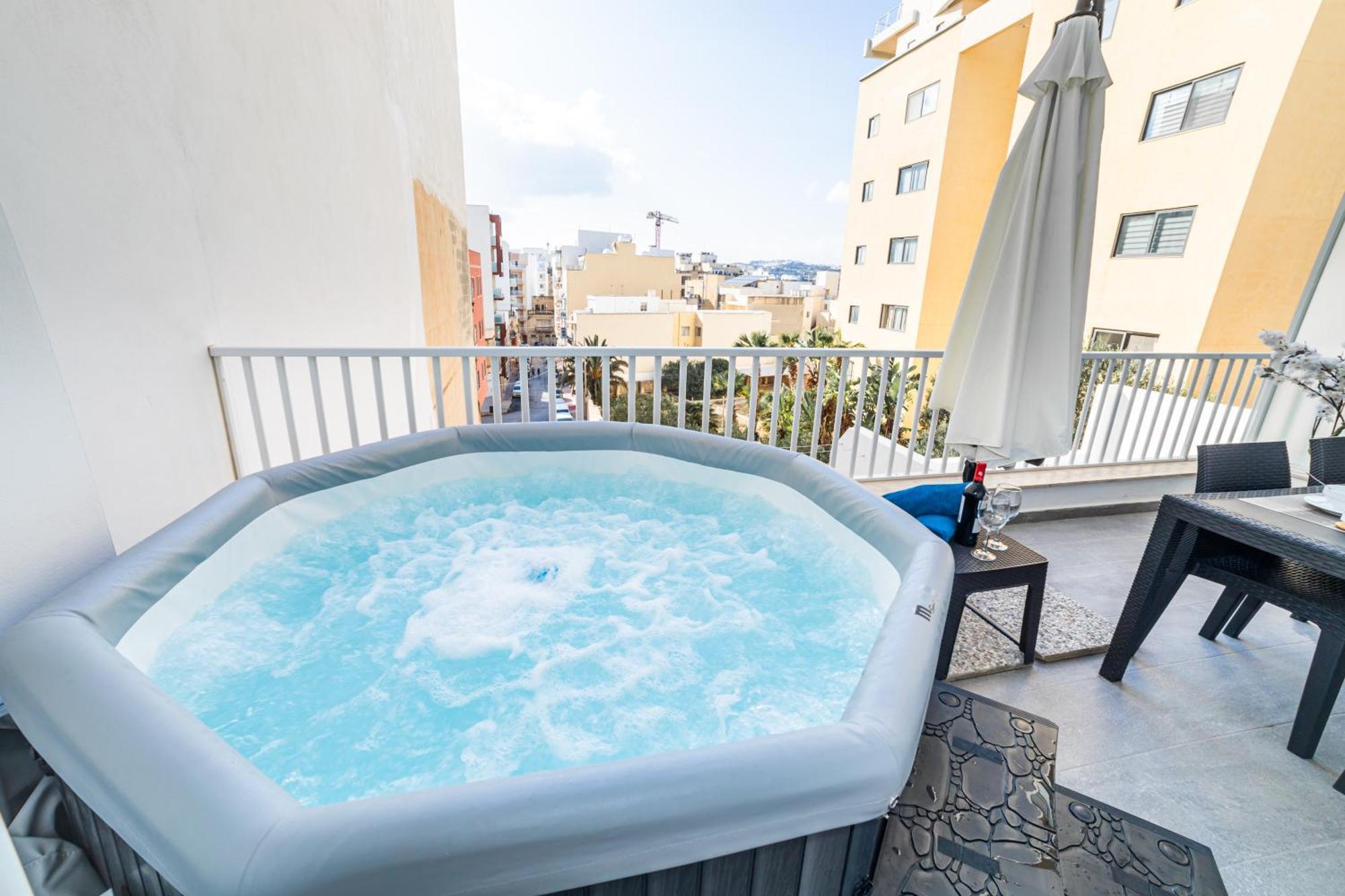 Sea Breeze, Spacious 2-Bedroom Lux Seaside Apartments San Pawl il-Baħar Kültér fotó